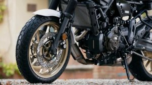 YAMAHA XSR 700. Экспресс-обзор. Японский заводской скрамблер в стиле 70-х на базе Yamaha MT-07.
