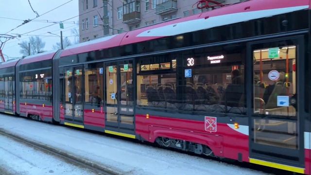 НОВИНКА! Трамвай 71-932 "Невский" на улицах Санкт-Петербурга смотреть онлайн
