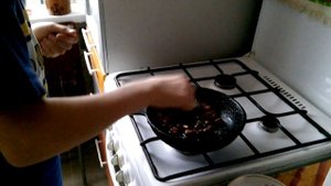Орехи в сахарной глазури