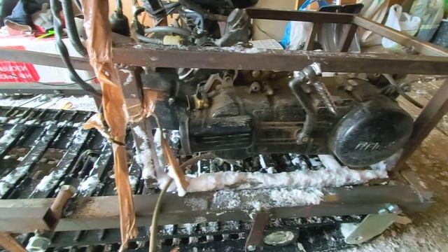 Самодельный снегоход. Снегоход из скутера. Пару кадров. Как это сделано. смотреть онлайн