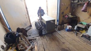 Гусеничный минитрактор. 1 выезд!