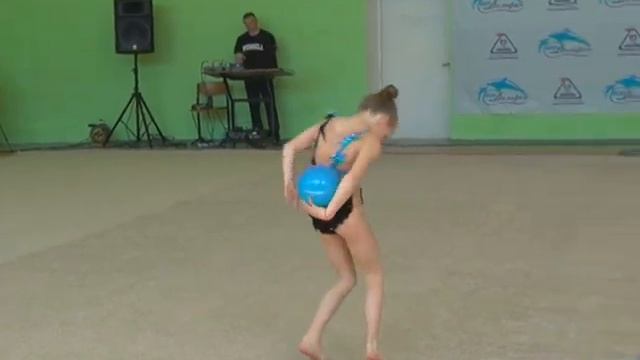 Художественная гимнастика Упражнение с мячом смотреть онлайн