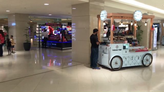 Dolmen Mall Clifton 2023 Tour - Best Shopping Mall in Karachi: Food Court, Carrefour, Hyperstar 🛍️ смотреть онлайн