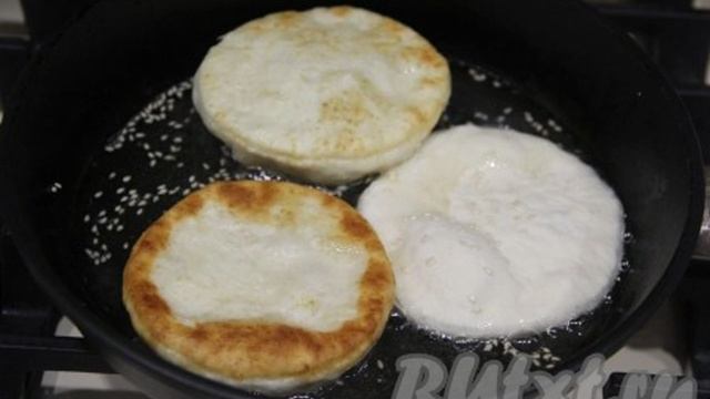 Быстрые лепёшки на кефире на сковороде