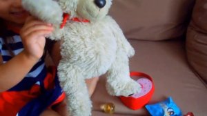 Настя лайк дарит подарки. Подарки от канала лайк Настя