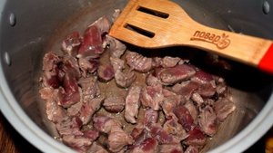 Нут с говядиной и овощам