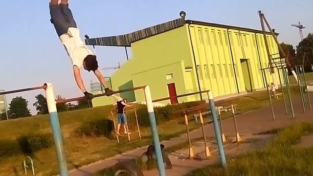 Моё первое солнце на турнике(My first sunny)
