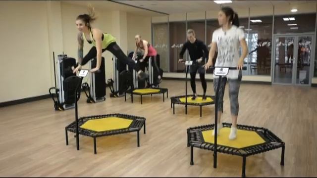 Тренировка на батуте в Orange Fitness Краснодар смотреть онлайн