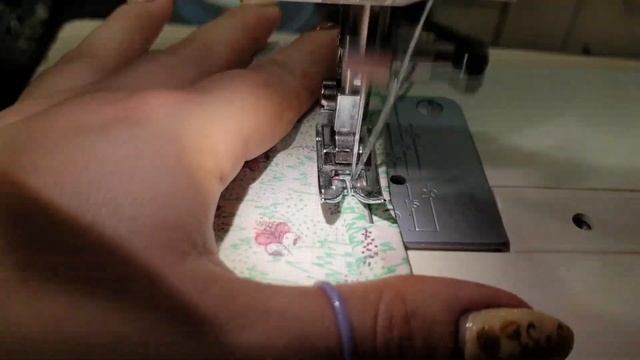 Шьем наволочку быстро! НАВОЛОЧКА ДЛЯ ПОДУШКИ СВОИМИ РУКАМИ! Простой и легкий способ шитья. ВЫКРОЙКА смотреть онлайн