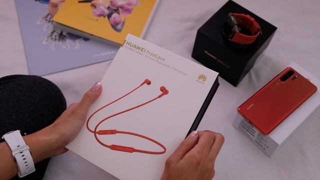 Amber Sunrise Huawei P30 Pro, Freelace, & Watch GT unboxing + #OOTDs to match orange tech смотреть онлайн