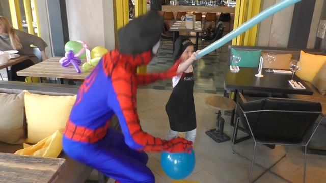 Кулинарный мастер класс для детей в Seasalt Гастроlounge / Готовим печенье с Человеком Пауком смотреть онлайн