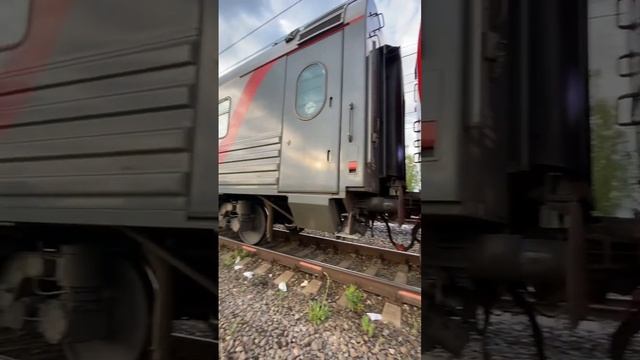 Отцепился вагон у поезда ?♂️ #железнаядорога #поезд #машинист #поезда #электровоз смотреть онлайн