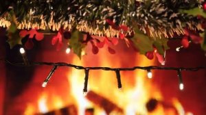 Новогодний камин. Звуки камина, треск коленьев. Рождественская атмосфера