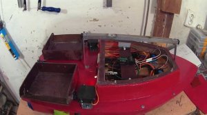 Прикормочный кораблик своими руками. Разнотяг двигателей.