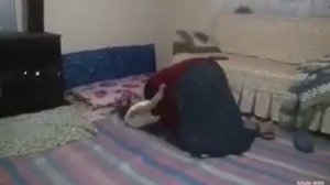 Кот мешает совершать намаз ☝
