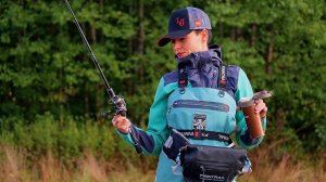 БРОЖУ ПО РЕКЕ. СПИННИНГ. РЫБАЛКА с берега на течении. #351