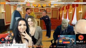 Стрим Мопса и Андрюхи Щадило Вика Барса глумится над мопсом Мопс заигрывает с Викой