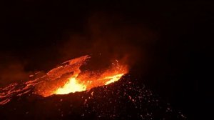 Невероятные кадры извержения вулкана, снятые на дрон