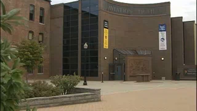 Aviation Trail Exterior смотреть онлайн