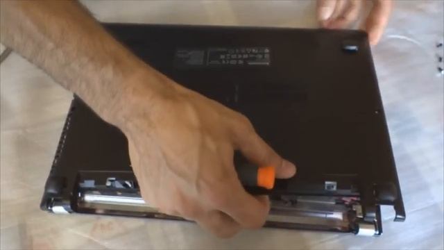 Разборка ноутбука Lenovo IdeaPad S415 смотреть онлайн
