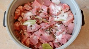 Тушенка в мультиварке из свинины