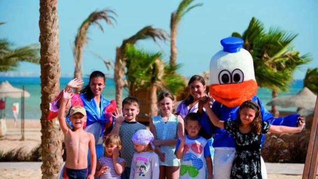 تجربتي مع امواج بلو بيتش ريزورت الغردقه albatros amwaj blue Beach resort смотреть онлайн