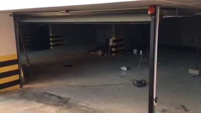 Segmetna garazna vrata montirana vo naselba Gjorce Petrov смотреть онлайн