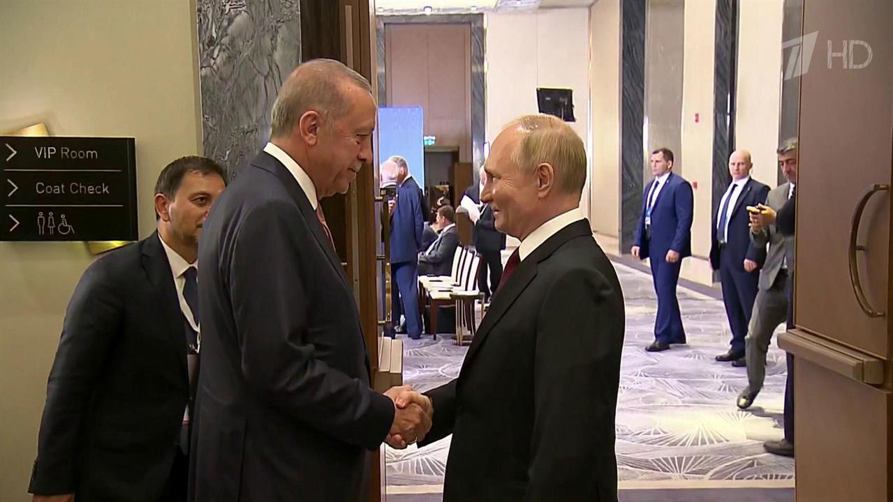 В. Путин провел серию двусторонних встреч на полях саммита Шанхайской организации сотрудничества