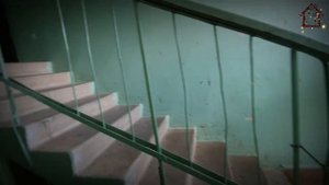 Новые перила в подъезде.