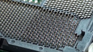 Выравнивание загнутых контактов в Socket 2011