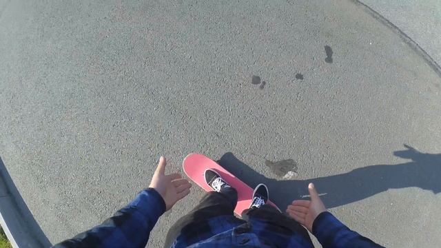 КАК ЕЗДИТЬ НА СКЕЙТЕ НОВИЧКУ #скейтбординг скейтбординг от первого лица смотреть онлайн