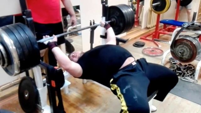 Владислав Соловьев жим штанги лежа 270кг