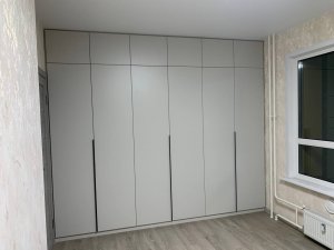 ШКАФ РАСПАШНОЙ В СПАЛЬНЮ. МОНТАЖ И ОБЗОР
