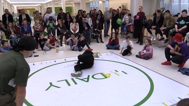 про ShortyFingerz vs Black Wolf Реутов, breakdance city battle - ТЦ 4Daily 20170422 смотреть онлайн