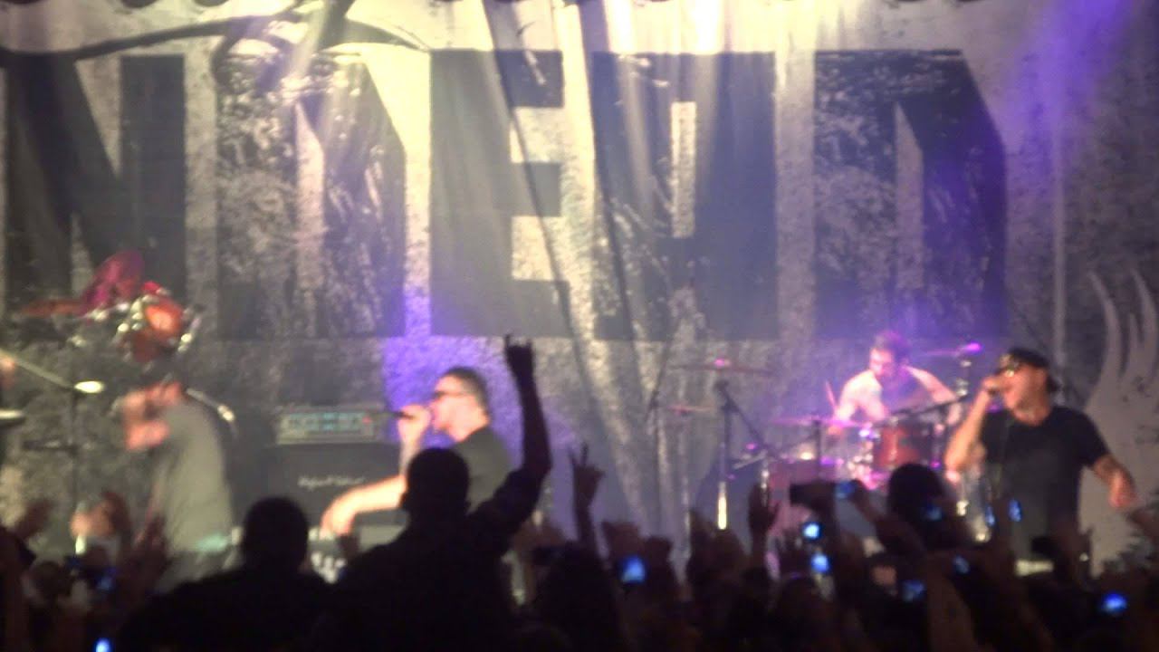 Hollywood Undead – Everywhere I Go + Hear Me Now (Rostov live) смотреть онлайн