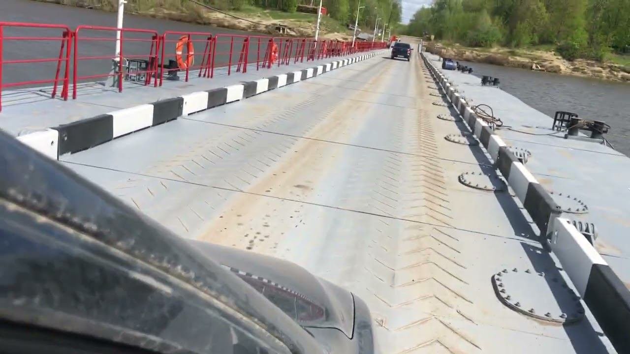 Понтонный мост через реку Сура