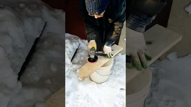Шлифование досок болгаркой ,диском с липучкой))) смотреть онлайн