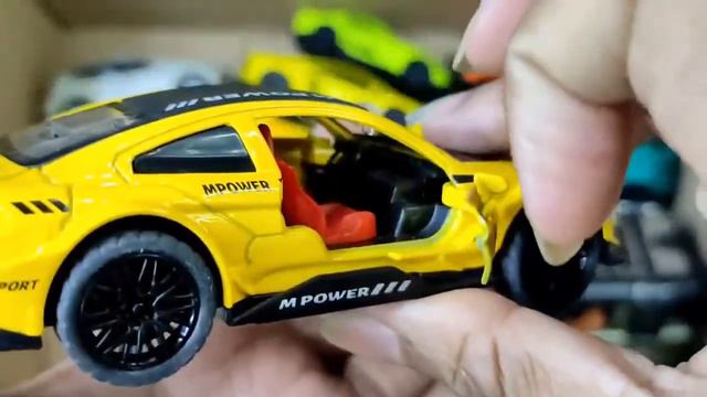 Box full of Model Car Jaguar, Nissan, Audi, Maserati, Peugeot, Pickup Truck , Police Pickup Truck 2 смотреть онлайн