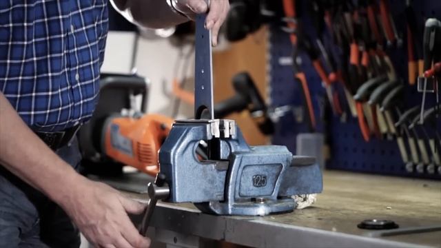 How to change the bearing on your Cut-n-Break machine смотреть онлайн