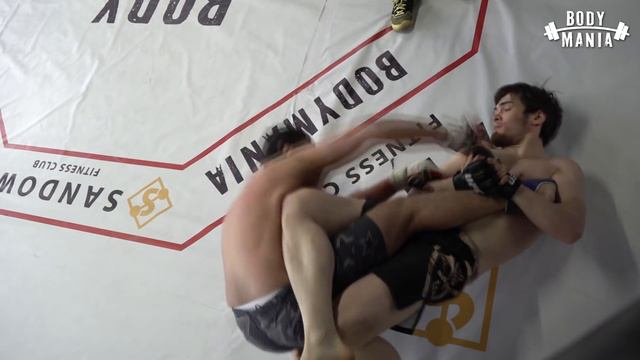 Фараон подрался с Дерзким Хейтером! Бой до отключки смотреть онлайн