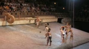 Игра в мяч у древних майя в исполнении актеров