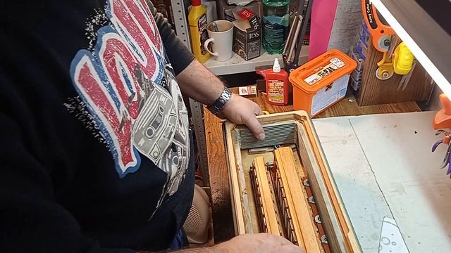 Аккордеон Weltmeister, начало ремонта смотреть онлайн