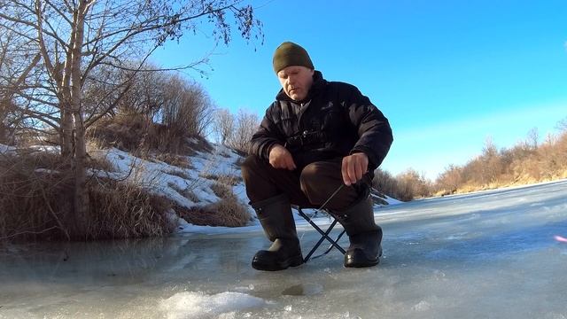 Рыбалка на реке в конце марта. последний лед , ловля разной рыбы. смотреть онлайн