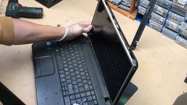 TOSHIBA C850, C660, C640, L850, L750, L640, P850 | Laptop Screen Repair смотреть онлайн