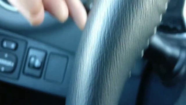 Toyota Yaris Hybrid Touch 2 with Go Check 12V Battery Voltage смотреть онлайн