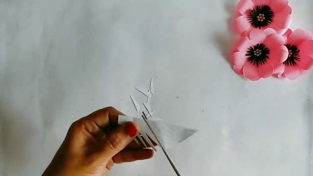 SIMPLE DIY PAPER FLOWER WALL/DOOR HANGING | EASY GIFT IDEA | PAPER DECOR смотреть онлайн