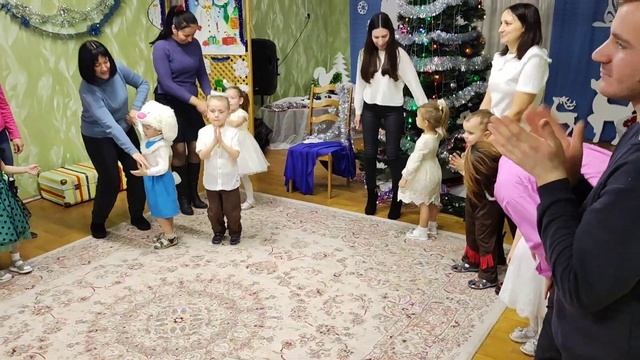 Наш активный праздник, пришел дед Мороз. Наш Новый год . смотреть онлайн