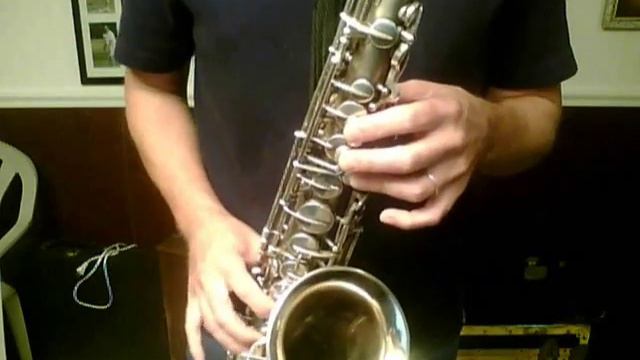 Elkhart Alto Sax смотреть онлайн