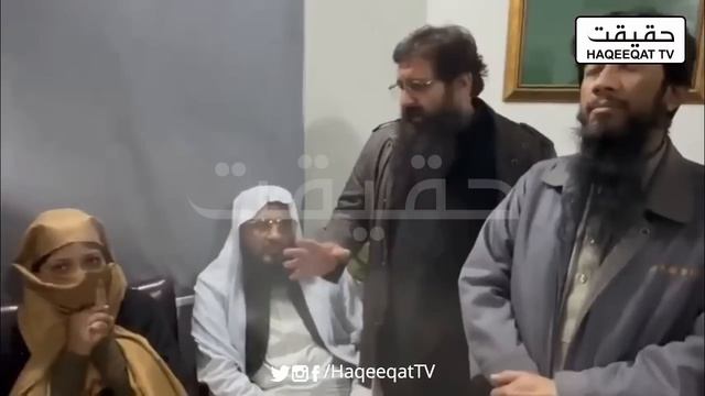 Women in Ichra Lahore With Arabic Calligraphy Designer Clothing смотреть онлайн