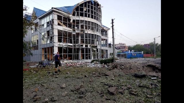 Бахмут 29.09.2022 Мебельный магазин и девятиэтажка смотреть онлайн